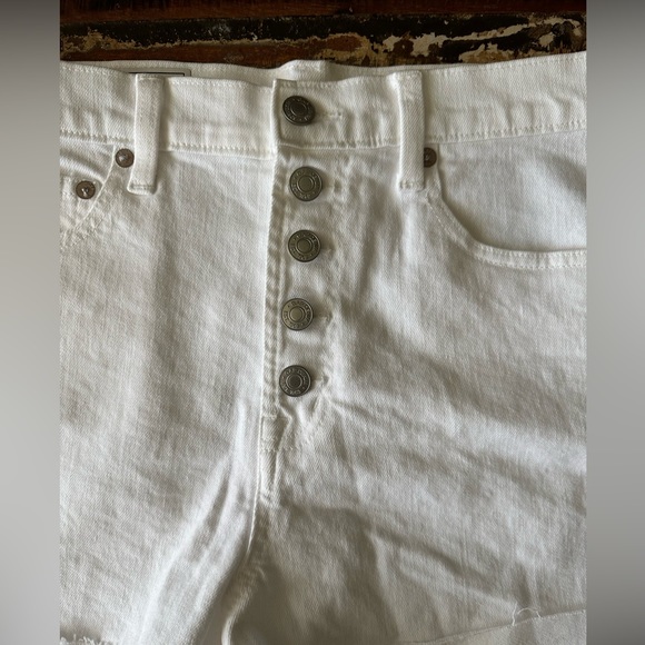 Gap white button fly high rise denim cut if shorts Size 28/6 - Picture 5 of 5